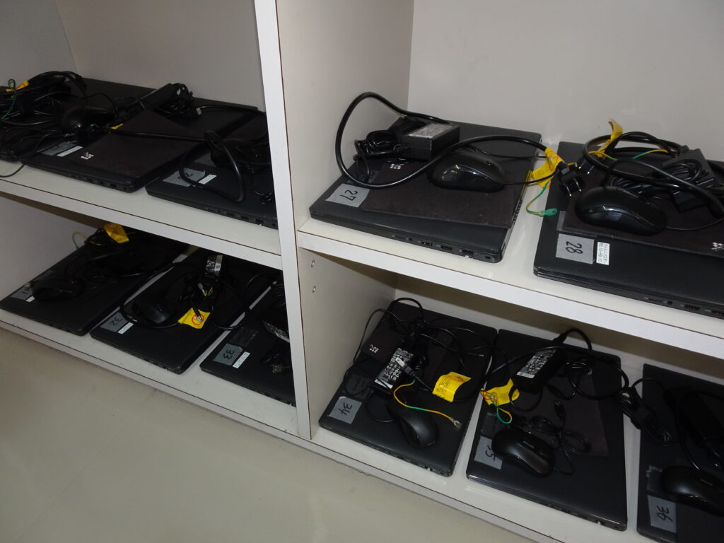 安曇野市テレワークセンター貸出PC